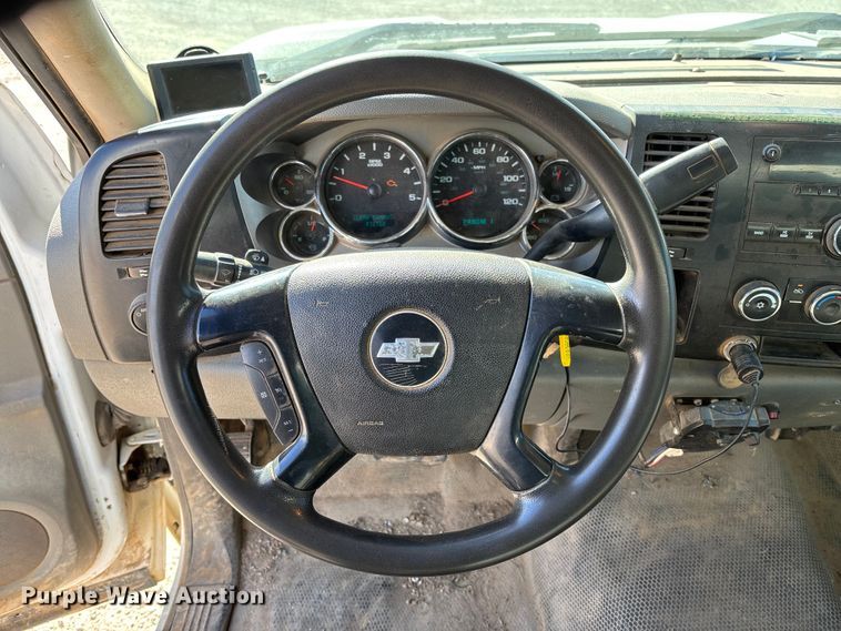 image for item FG0189 2008 Chevrolet Silverado 2500 utility bed pickup truck