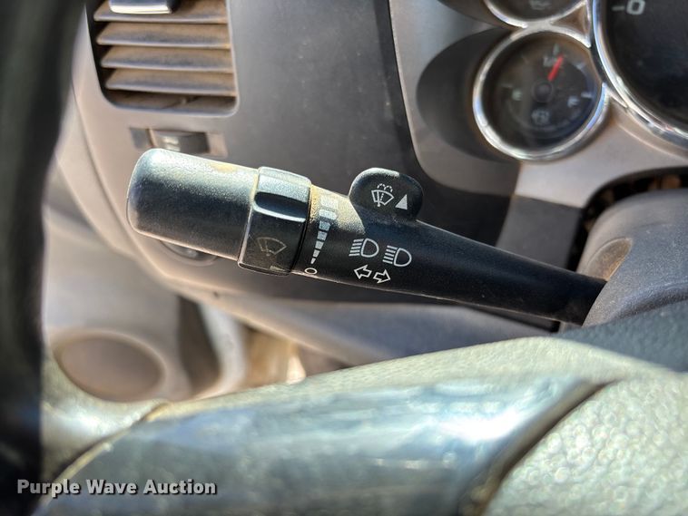 image for item FG0189 2008 Chevrolet Silverado 2500 utility bed pickup truck