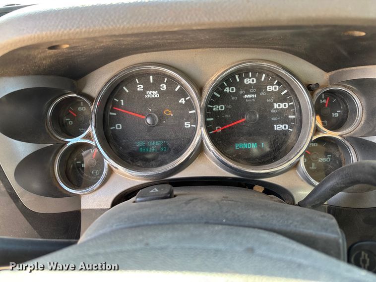 image for item FG0189 2008 Chevrolet Silverado 2500 utility bed pickup truck