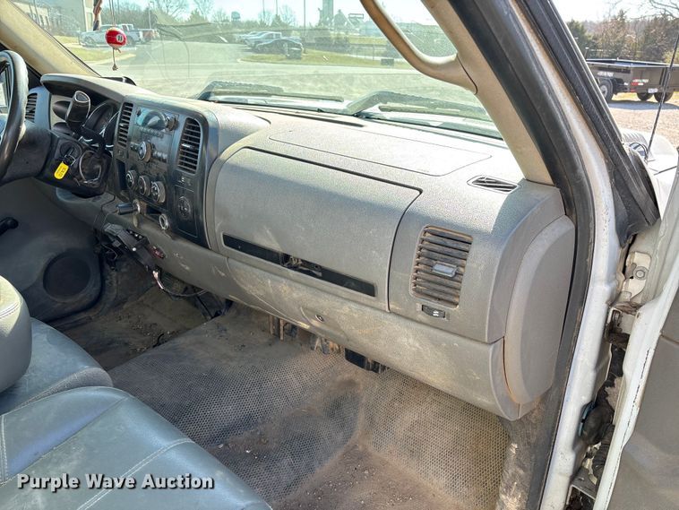 image for item FG0189 2008 Chevrolet Silverado 2500 utility bed pickup truck