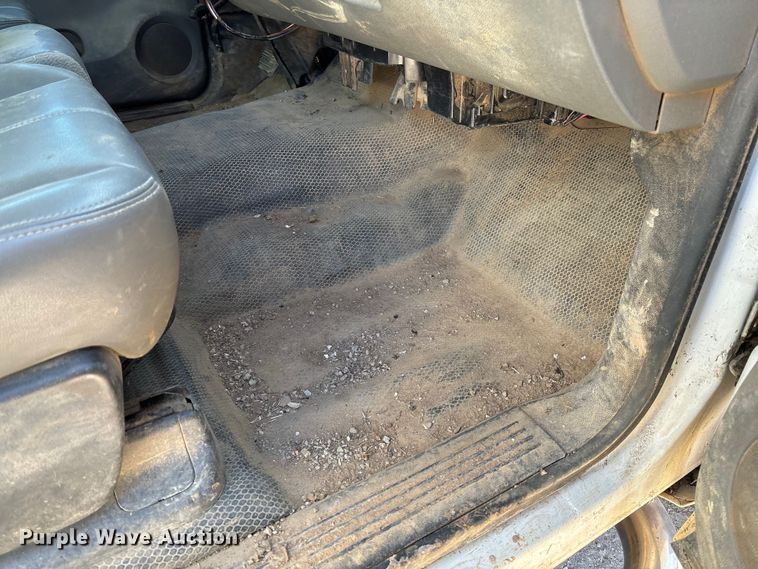 image for item FG0189 2008 Chevrolet Silverado 2500 utility bed pickup truck