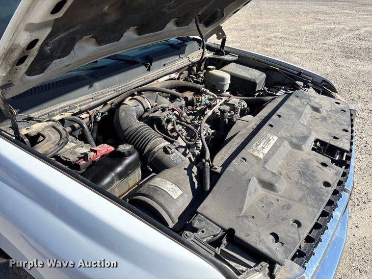 image for item FG0189 2008 Chevrolet Silverado 2500 utility bed pickup truck