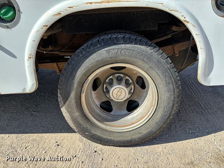 image for item FG0189 2008 Chevrolet Silverado 2500 utility bed pickup truck