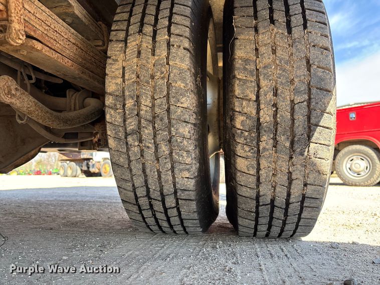 image for item FG0189 2008 Chevrolet Silverado 2500 utility bed pickup truck