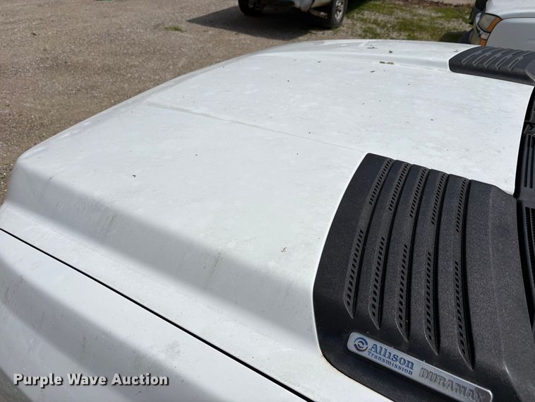 image for item FG0189 2008 Chevrolet Silverado 2500 utility bed pickup truck