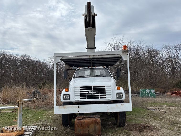image for item FG0191 2002 Chevrolet C7 bucket truck