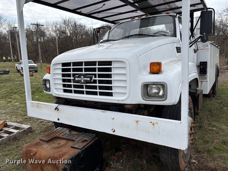 image for item FG0191 2002 Chevrolet C7 bucket truck