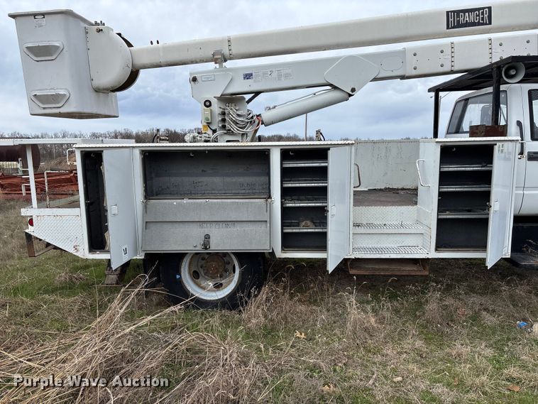 image for item FG0191 2002 Chevrolet C7 bucket truck