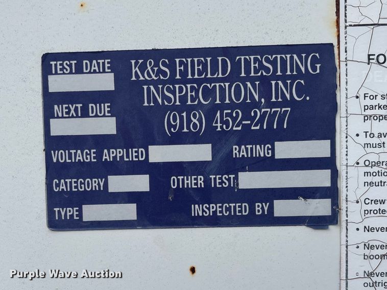 image for item FG0191 2002 Chevrolet C7 bucket truck