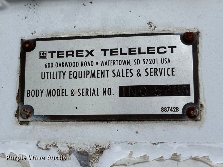 image for item FG0191 2002 Chevrolet C7 bucket truck