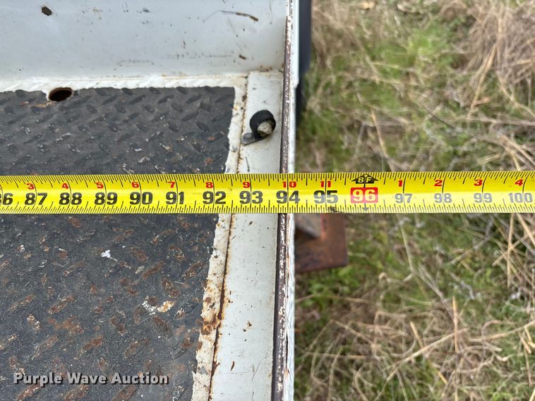 image for item FG0191 2002 Chevrolet C7 bucket truck