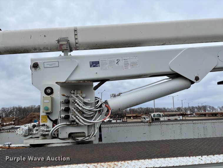 image for item FG0191 2002 Chevrolet C7 bucket truck