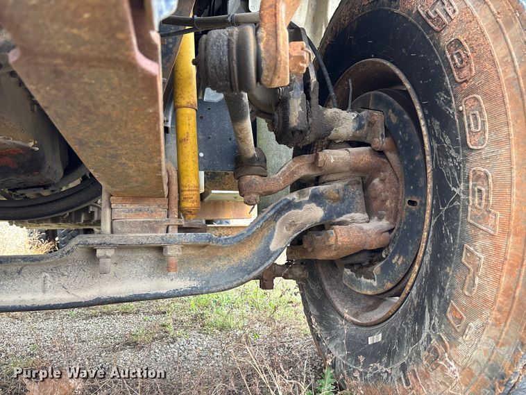 image for item FG0191 2002 Chevrolet C7 bucket truck