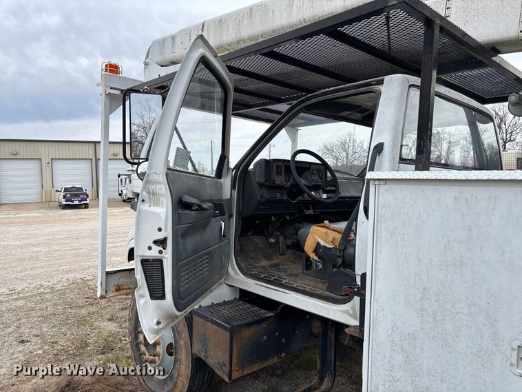 image for item FG0191 2002 Chevrolet C7 bucket truck