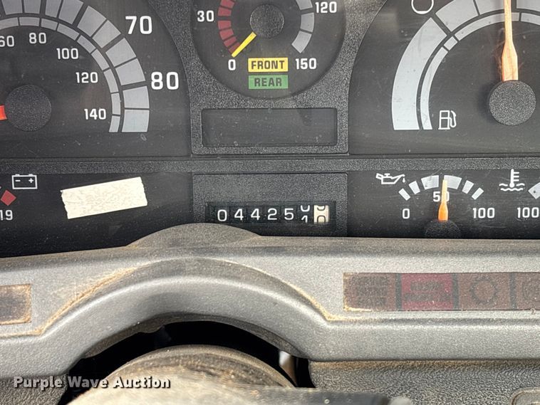 image for item FG0191 2002 Chevrolet C7 bucket truck