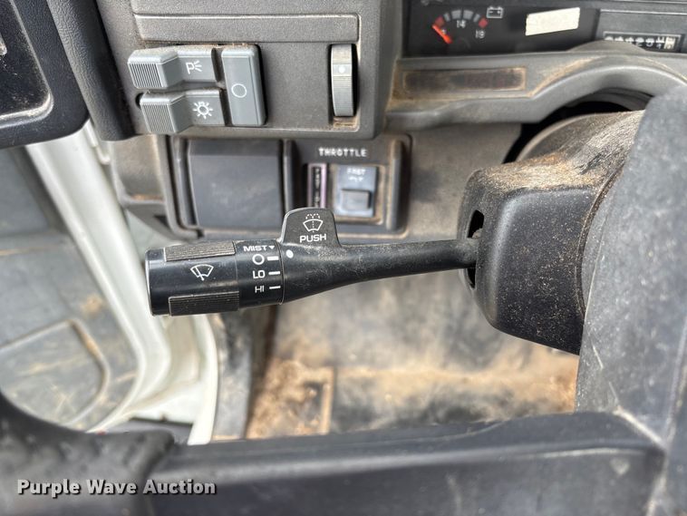 image for item FG0191 2002 Chevrolet C7 bucket truck