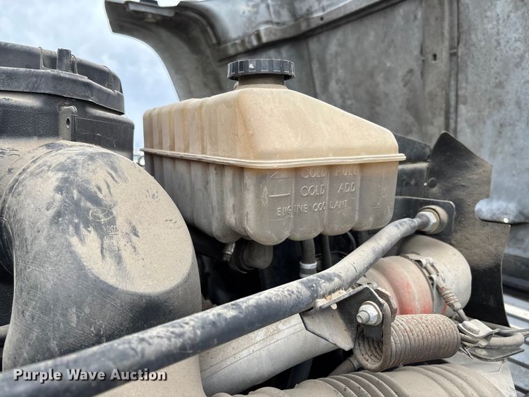 image for item FG0191 2002 Chevrolet C7 bucket truck