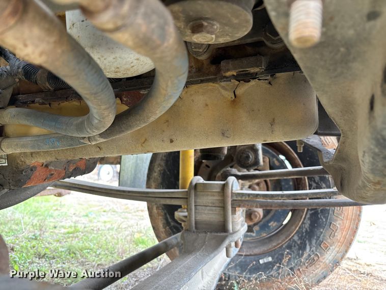 image for item FG0191 2002 Chevrolet C7 bucket truck