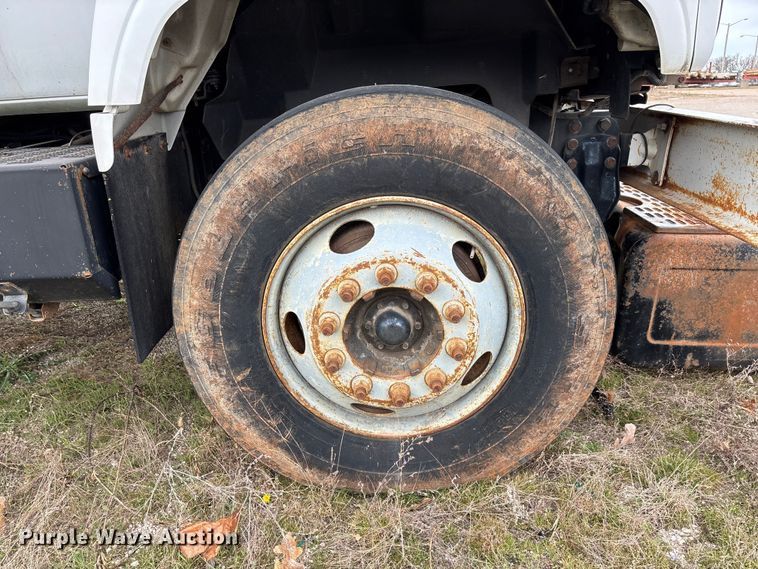 image for item FG0191 2002 Chevrolet C7 bucket truck