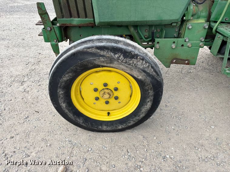 image for item FG0207 John Deere 970 tractor