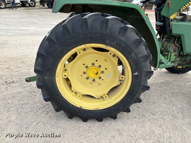 image for item FG0207 John Deere 970 tractor