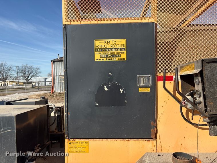 image for item FG2773 KM International 1009178T2 asphalt recycler
