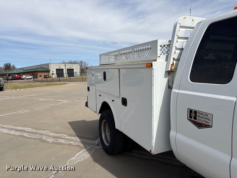 image for item FG2775 2010 Ford F350 Super Duty Ext. Cab utility bed pickup truck