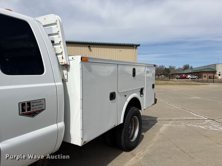 image for item FG2775 2010 Ford F350 Super Duty Ext. Cab utility bed pickup truck