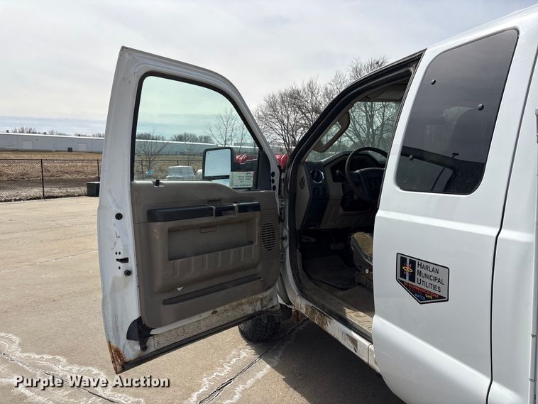 image for item FG2775 2010 Ford F350 Super Duty Ext. Cab utility bed pickup truck