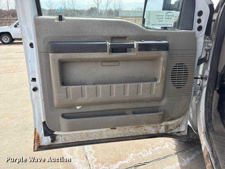 image for item FG2775 2010 Ford F350 Super Duty Ext. Cab utility bed pickup truck