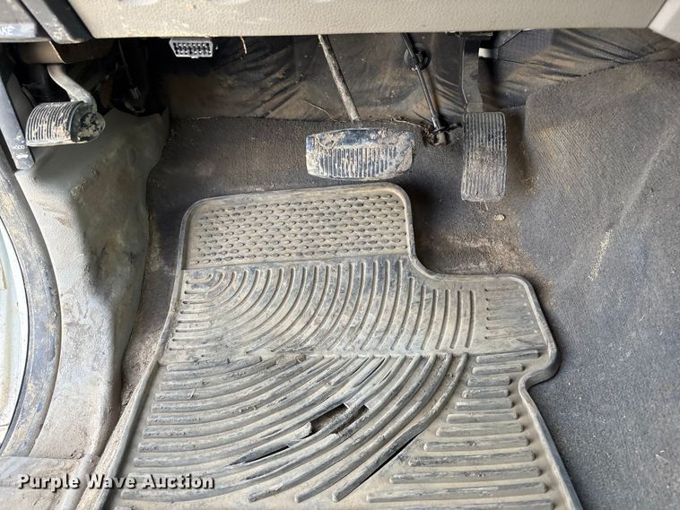 image for item FG2775 2010 Ford F350 Super Duty Ext. Cab utility bed pickup truck