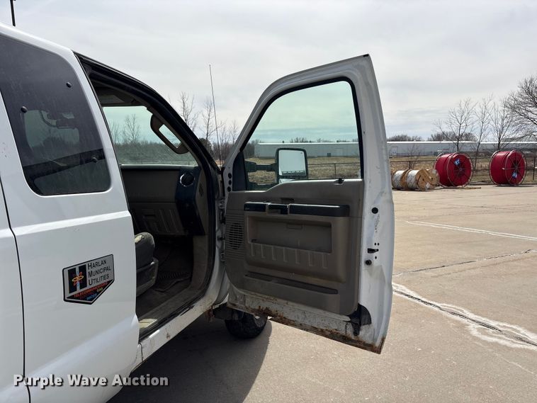 image for item FG2775 2010 Ford F350 Super Duty Ext. Cab utility bed pickup truck