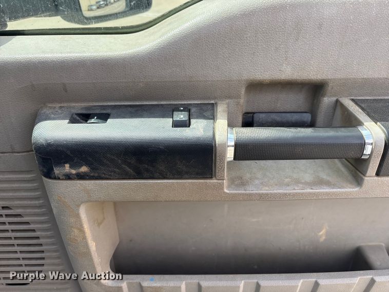 image for item FG2775 2010 Ford F350 Super Duty Ext. Cab utility bed pickup truck