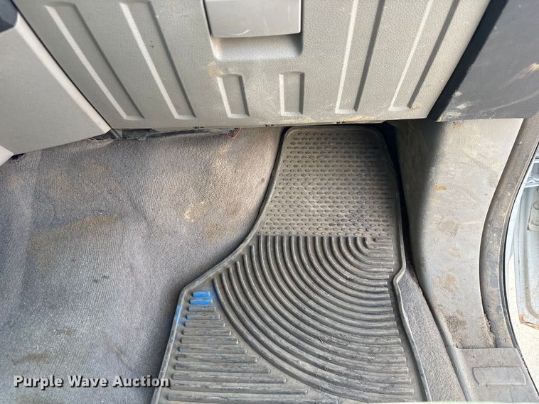 image for item FG2775 2010 Ford F350 Super Duty Ext. Cab utility bed pickup truck