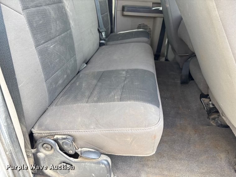 image for item FG2775 2010 Ford F350 Super Duty Ext. Cab utility bed pickup truck