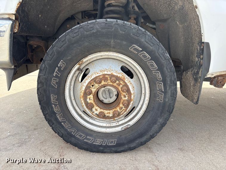 image for item FG2775 2010 Ford F350 Super Duty Ext. Cab utility bed pickup truck