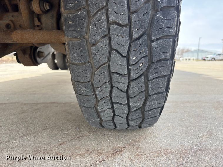 image for item FG2775 2010 Ford F350 Super Duty Ext. Cab utility bed pickup truck