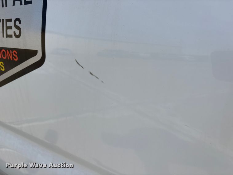 image for item FG2777 2001 Ford E350 van with bucket lift