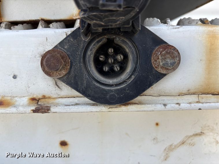 image for item FG2777 2001 Ford E350 van with bucket lift