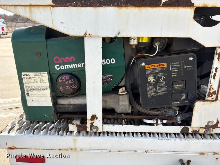 image for item FG2777 2001 Ford E350 van with bucket lift