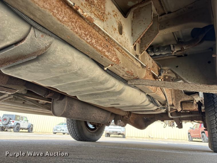 image for item FG2777 2001 Ford E350 van with bucket lift