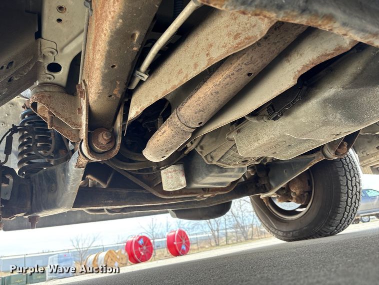 image for item FG2777 2001 Ford E350 van with bucket lift