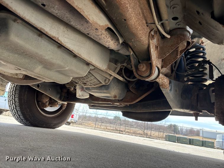 image for item FG2777 2001 Ford E350 van with bucket lift