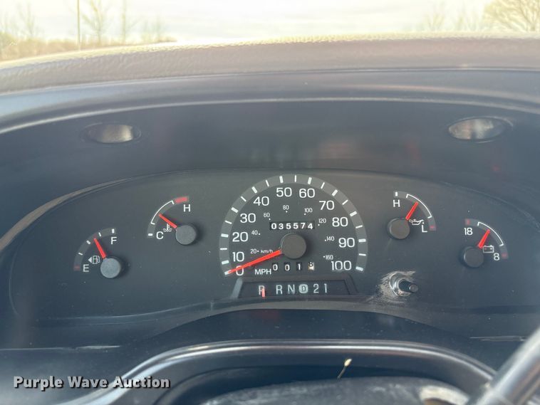 image for item FG2777 2001 Ford E350 van with bucket lift