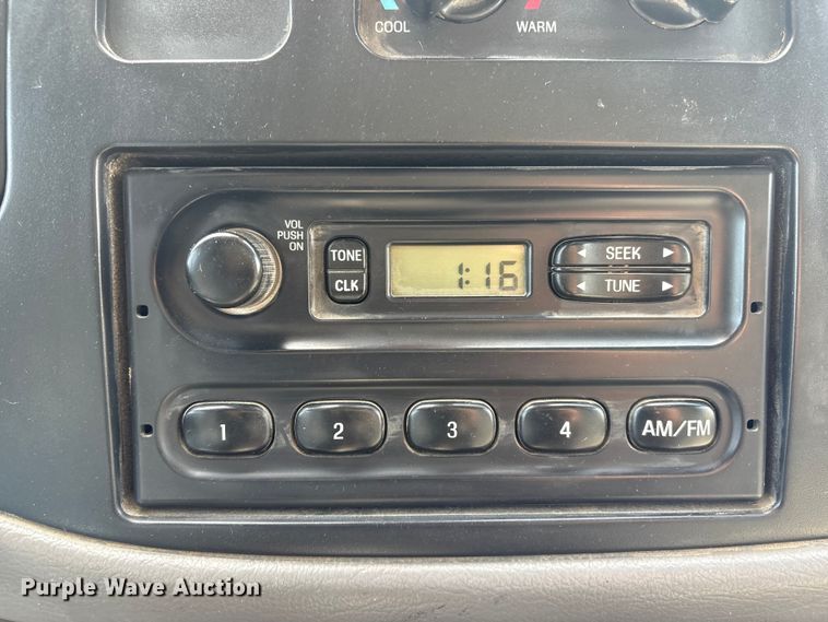 image for item FG2777 2001 Ford E350 van with bucket lift