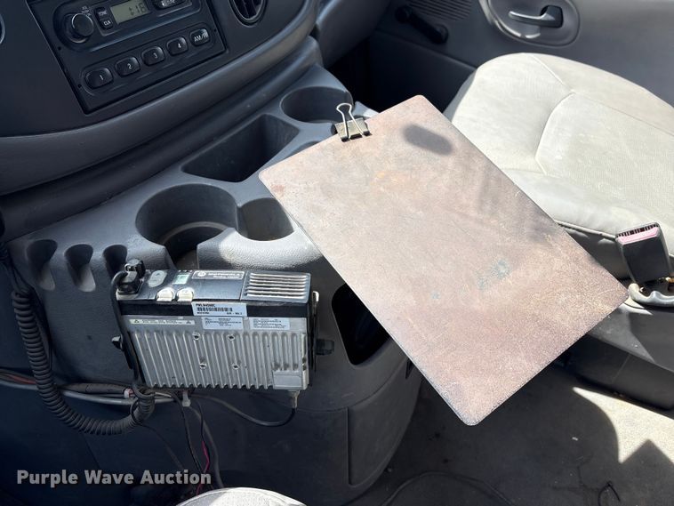 image for item FG2777 2001 Ford E350 van with bucket lift