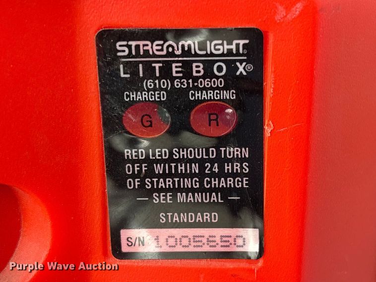 image for item FG2777 2001 Ford E350 van with bucket lift