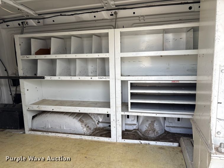 image for item FG2777 2001 Ford E350 van with bucket lift