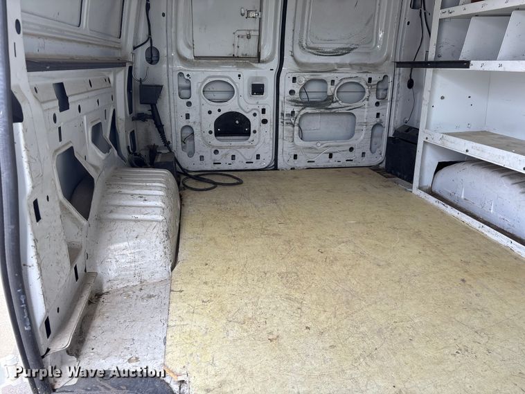 image for item FG2777 2001 Ford E350 van with bucket lift