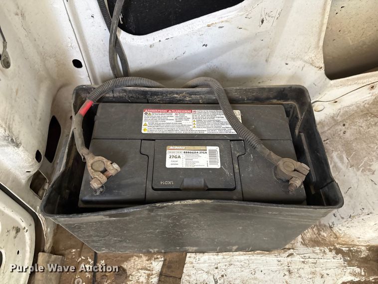 image for item FG2777 2001 Ford E350 van with bucket lift